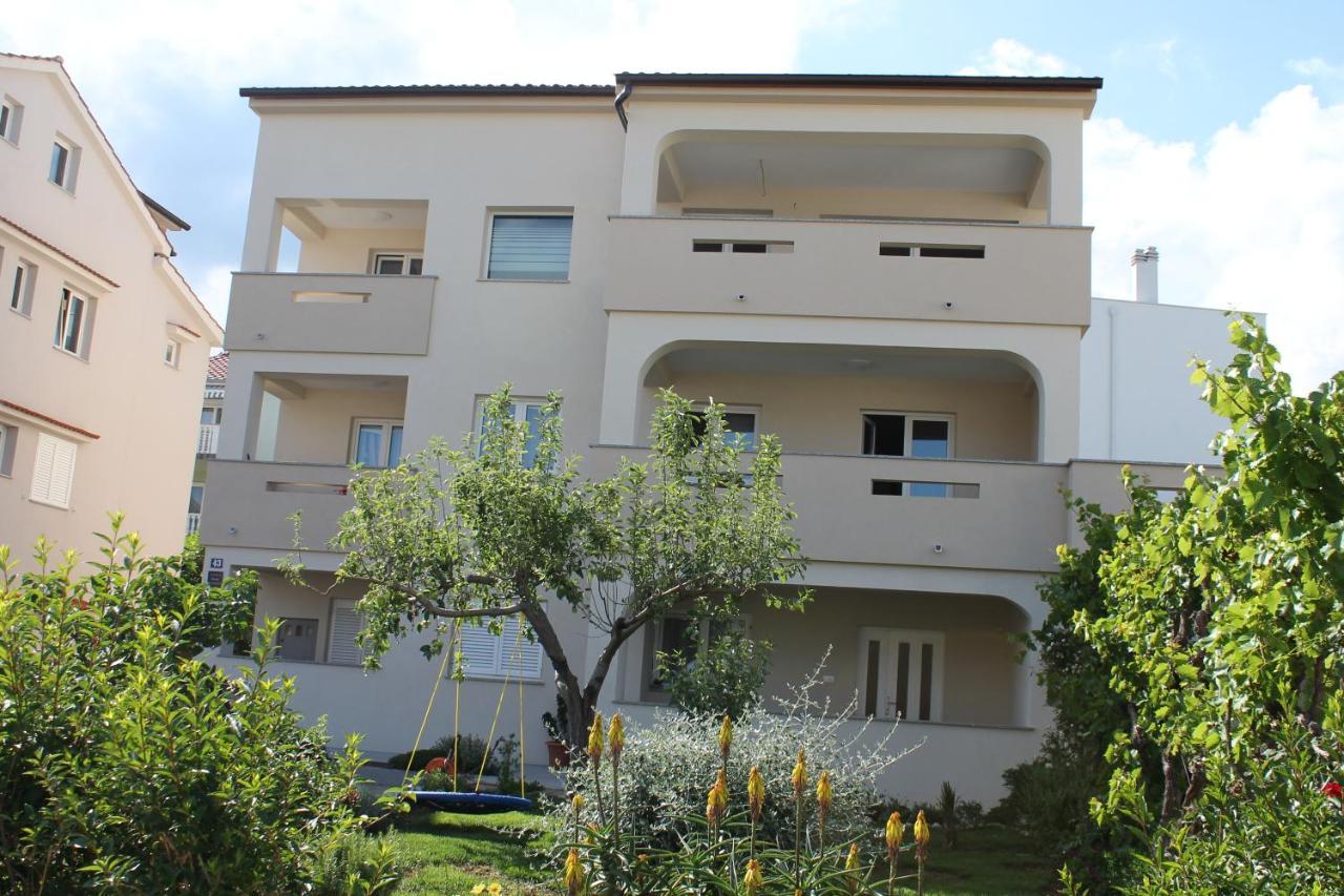 Mares Krk Town