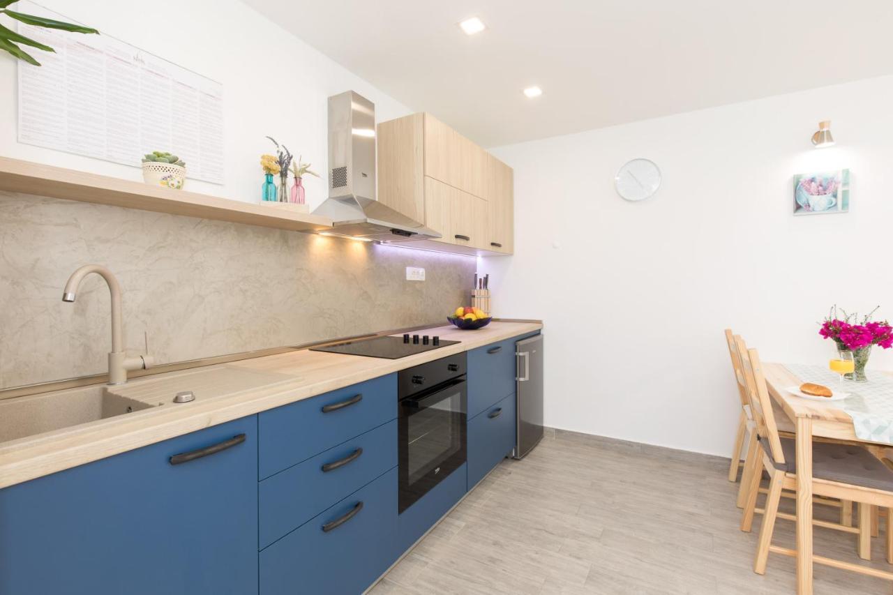 Mares Apartament *